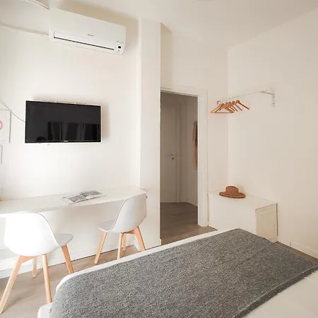 Corte Melone Rooms-upper Floor 3* 베로나