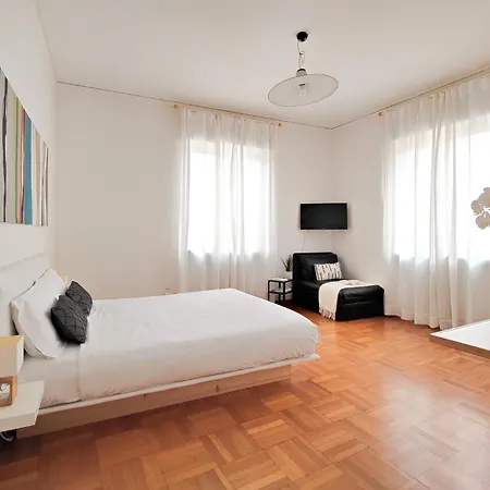 Corte Melone Rooms-upper Floor 3* 베로나